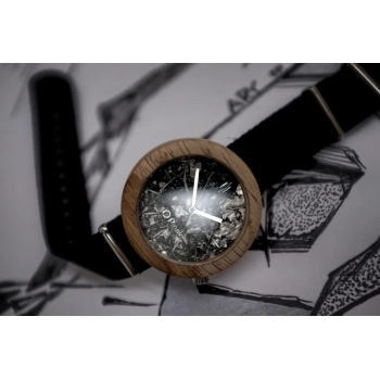 Zegarek drewniany Plank Chaos inspirowany twórczością Kai Kowalewskiej