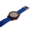 Zegarek drewniany Plank Barnim w kolorach Wenge (obudowa) / Wenge (tarcza zegarka) / Niebieski materiałowy pasek